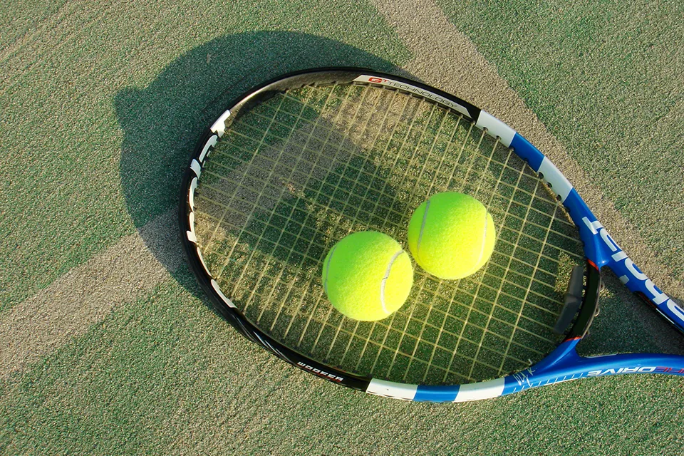 テニスラケット・テニスボール